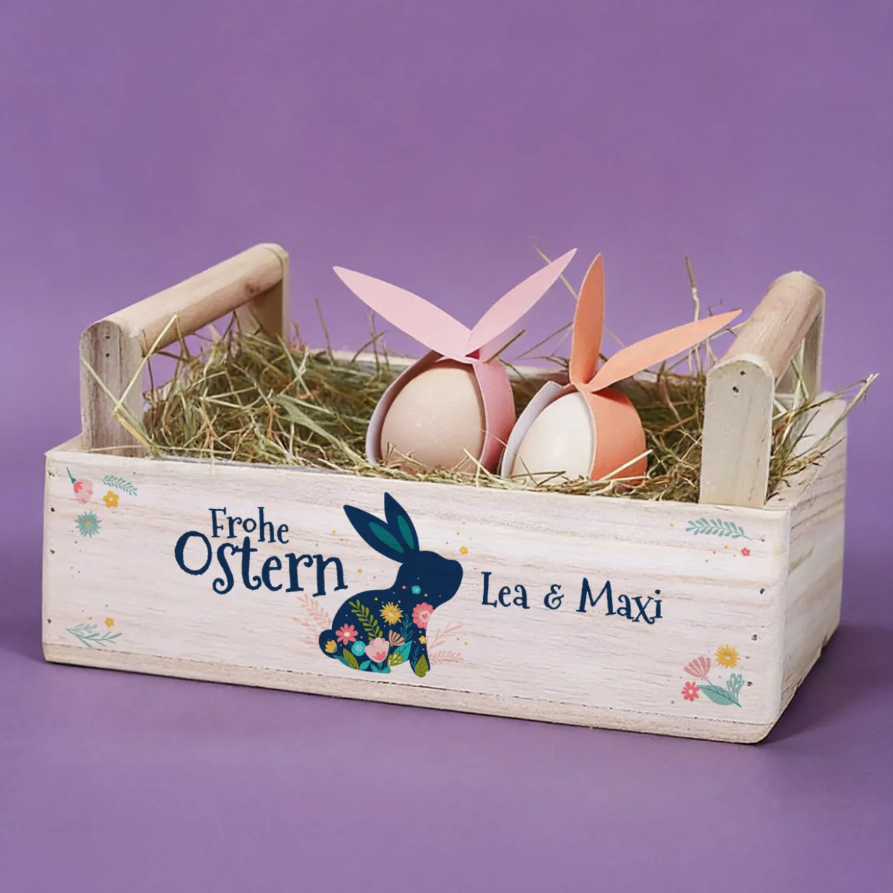 Frohe Ostern - Holzkiste mit Osterhase, Blüten und Name
