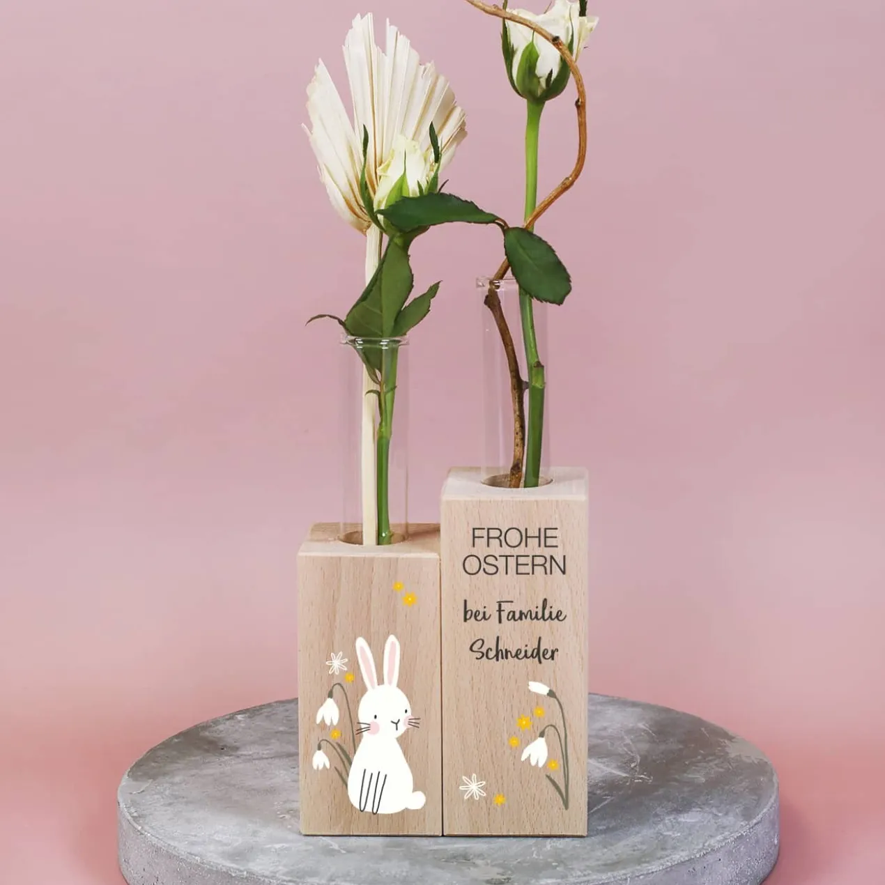 Frohe Ostern - Holzvase mit Reagenzgläschen und persönlichen Aufdruck