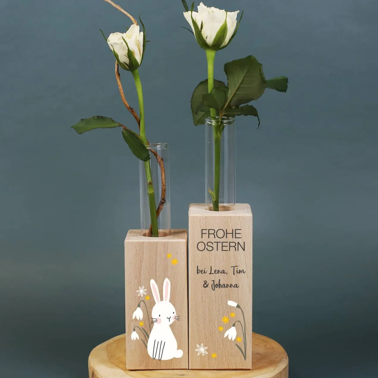 Frohe Ostern - Holzvase mit Reagenzgläschen und persönlichen Aufdruck