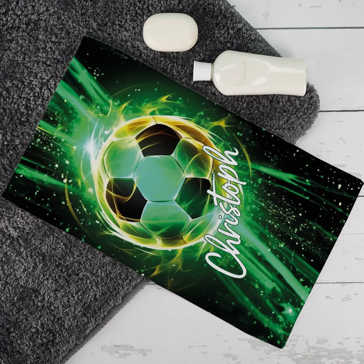 Fußball Handtuch in 3 Größen mit Wunschname bedruckt