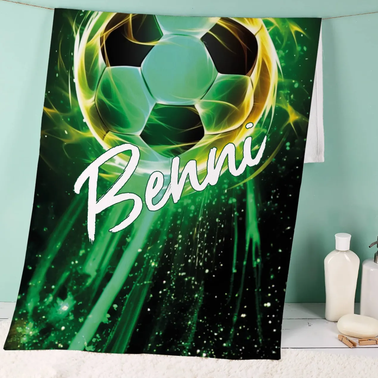 Fußball Handtuch in 3 Größen mit Wunschname bedruckt