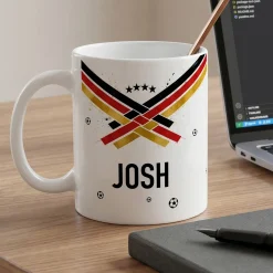 Fußball Tasse mit Name und Deutschland Flagge Schwarz Rot Gold | Geschenk für Fußballer zur WM & EM