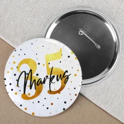 Geburtstagsbutton mit Name und Alter