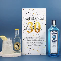 Geburtstagsgeschenk mit Bombay Gin, Tonic und graviertem Glas