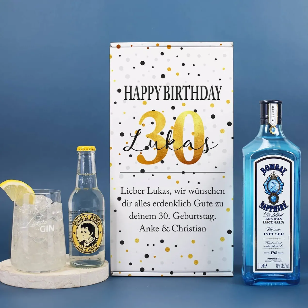 Geburtstagsgeschenk mit Bombay Gin, Tonic und graviertem Glas