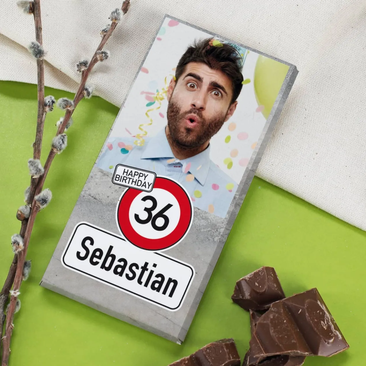 Geburtstags-Schokolade mit Verkehrszeichen, Foto, Alter & Name