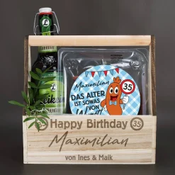 Geburtstagsset mit Bier und Salami-Kabeltrommel im Pflanzkorb