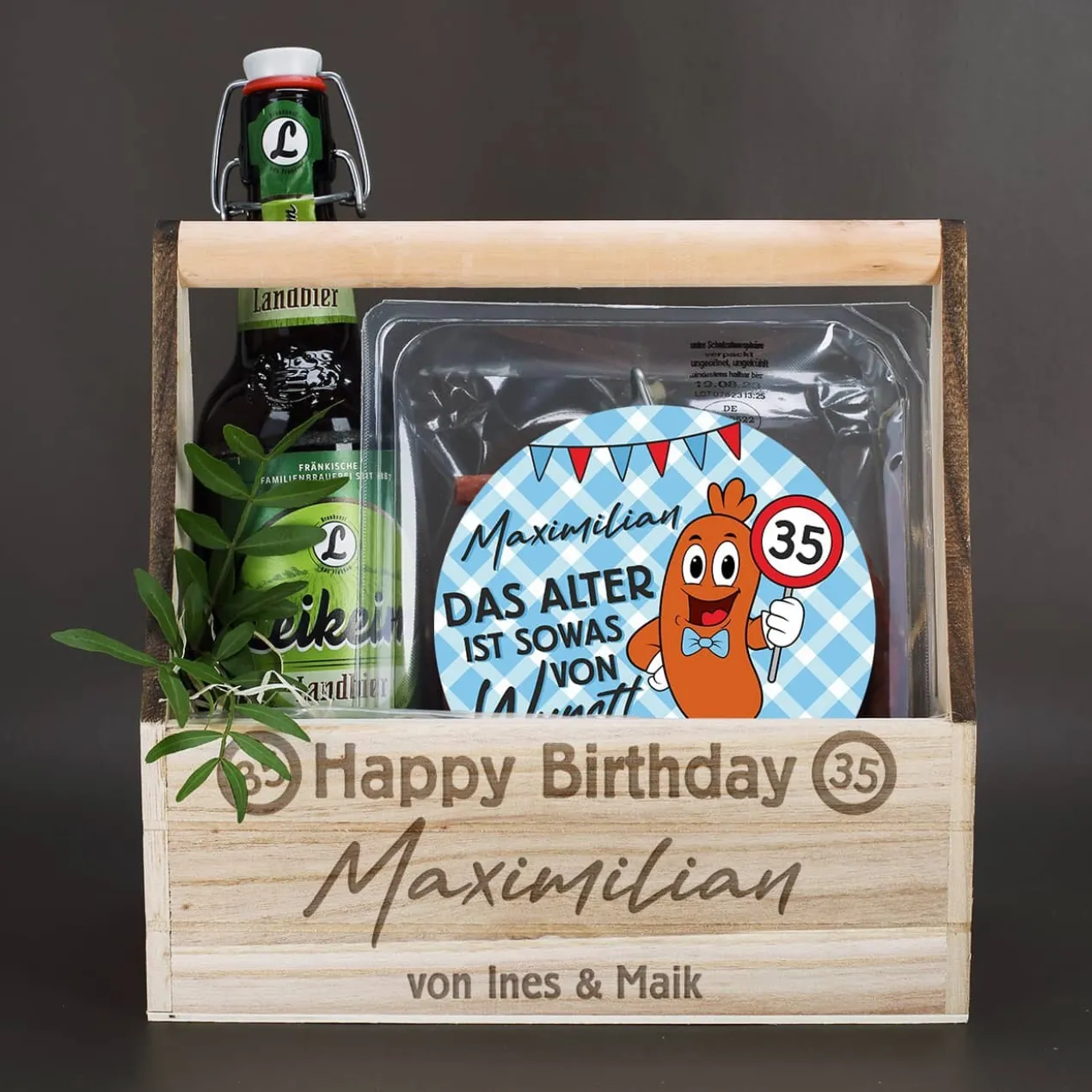 Geburtstagsset mit Bier und Salami-Kabeltrommel im Pflanzkorb