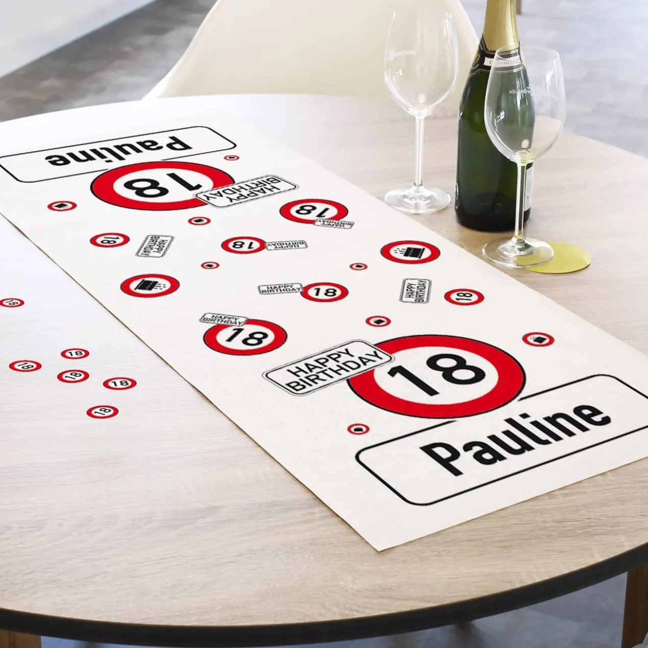 Geburtstags-Tischläufer mit Verkehrszeichen, Alter & Name - in zwei Längen