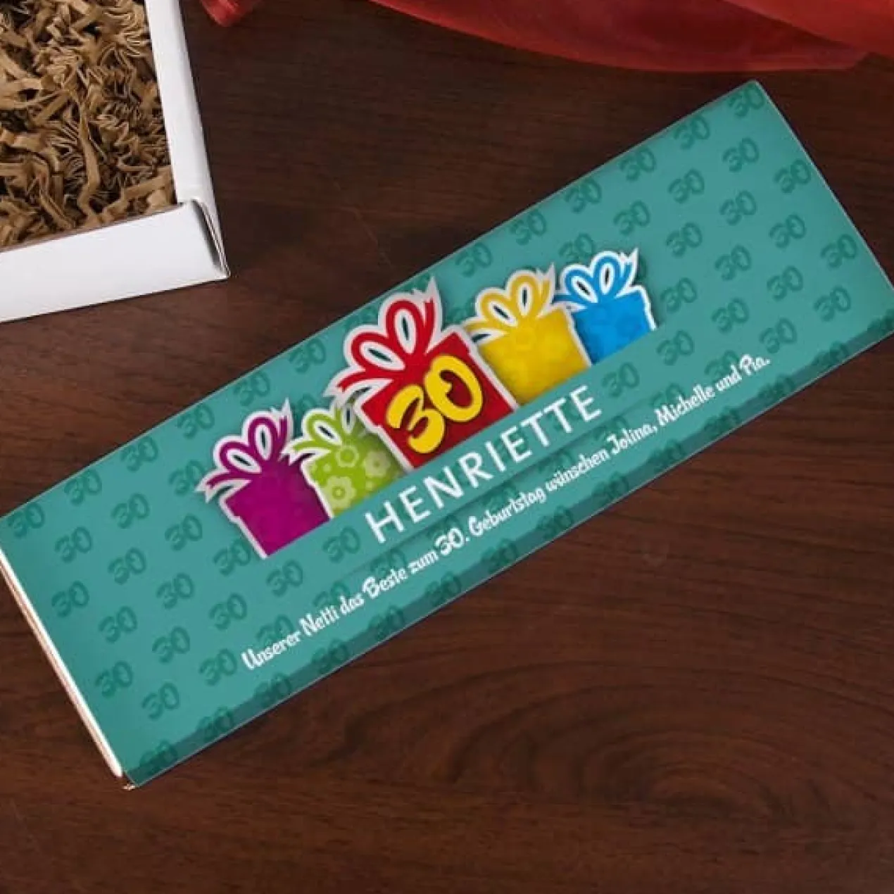 Gefüllte Geschenkbox zum 30. Geburtstag