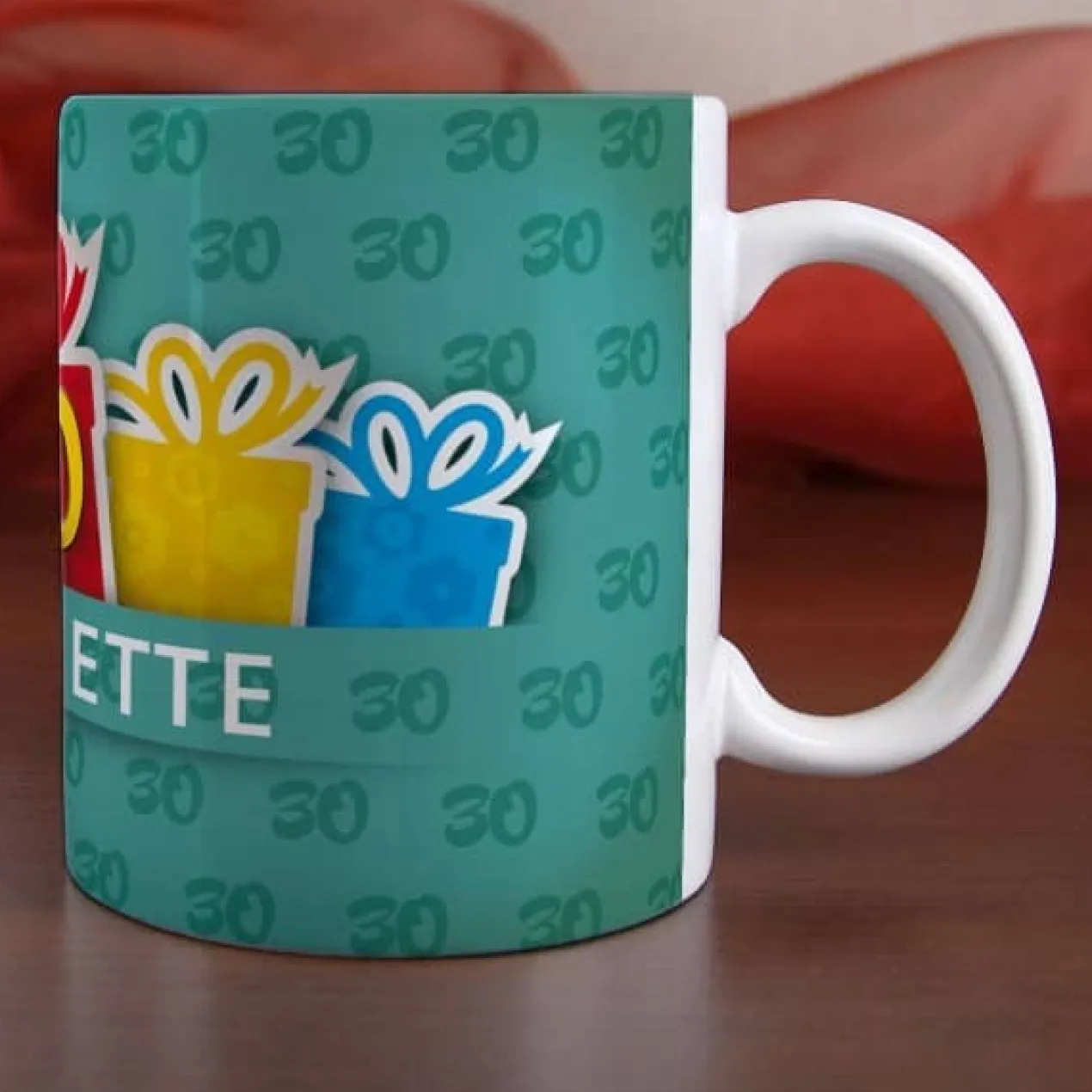 Gefüllte Geschenkbox zum 30. Geburtstag