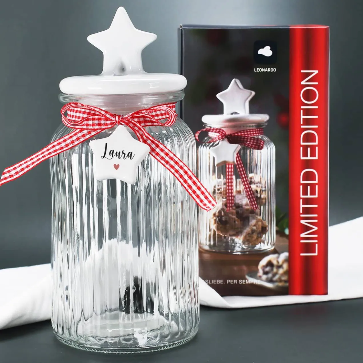 Gefüllte Glasdose als Geschenkset für Frauen - mit persönlichem Anhänger