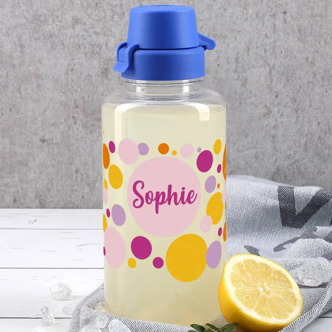 Gepunktete Trinkflasche mit Name für Mädchen 700ml