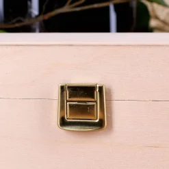 Geschenkbox zur Hochzeit mit Blumenmotiv
