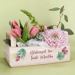 Geschenkkorb personalisiert für Osternest mit Tulpenmotiv | Pflanzkiste aus Holz mit Wunschtext