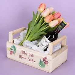Geschenkkorb personalisiert für Osternest mit Tulpenmotiv | Pflanzkiste aus Holz mit Wunschtext