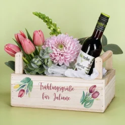 Geschenkkorb personalisiert für Osternest mit Tulpenmotiv | Pflanzkiste aus Holz mit Wunschtext
