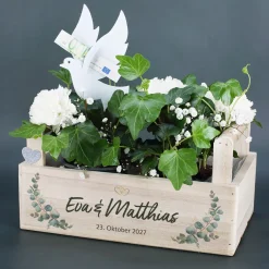Geschenkkorb & Pflanzkorb zur Hochzeit | Personalisierter Korb aus Holz als Hochzeitsgeschenk | Eukalyptus