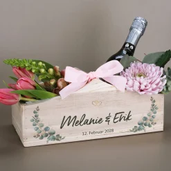 Geschenkkorb & Pflanzkorb zur Hochzeit | Personalisierter Korb aus Holz als Hochzeitsgeschenk | Eukalyptus