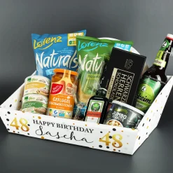 Geschenkkorb zum Geburtstag mit Name und Alter bedruckt - wahlweise gefüllt