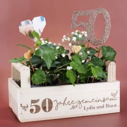 Geschenkkorb zum Hochzeitstag mit Ihren Wunschnamen graviert