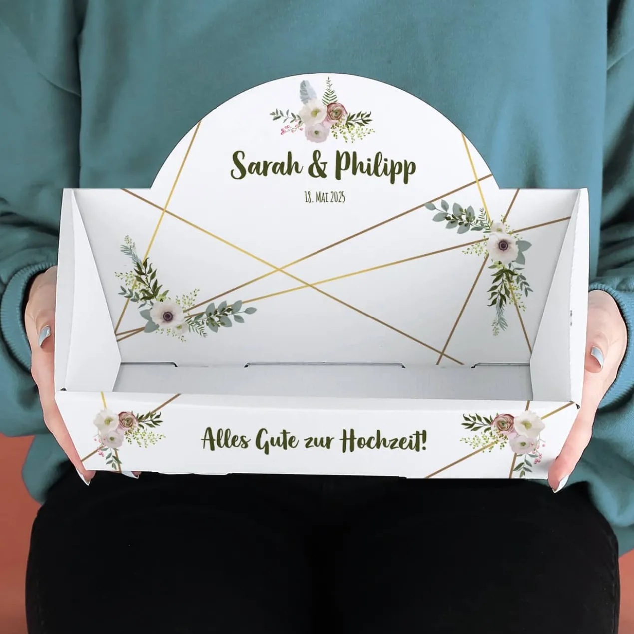 Geschenkkorb zur Hochzeit mit Blüten und Wunschtext, 2 Größen wählbar