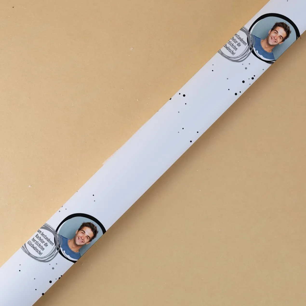 Geschenkpapier mit Foto und Wunschtext zu vielen Anlässen