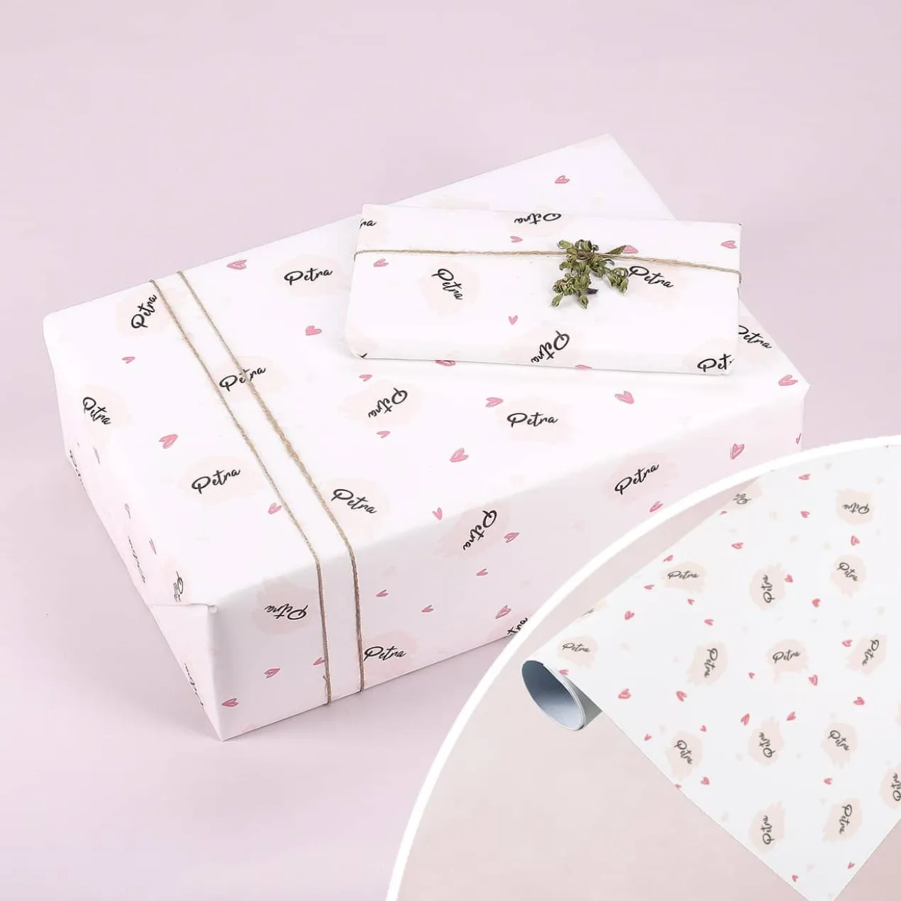Geschenkpapier mit Herzchen und Wunschname