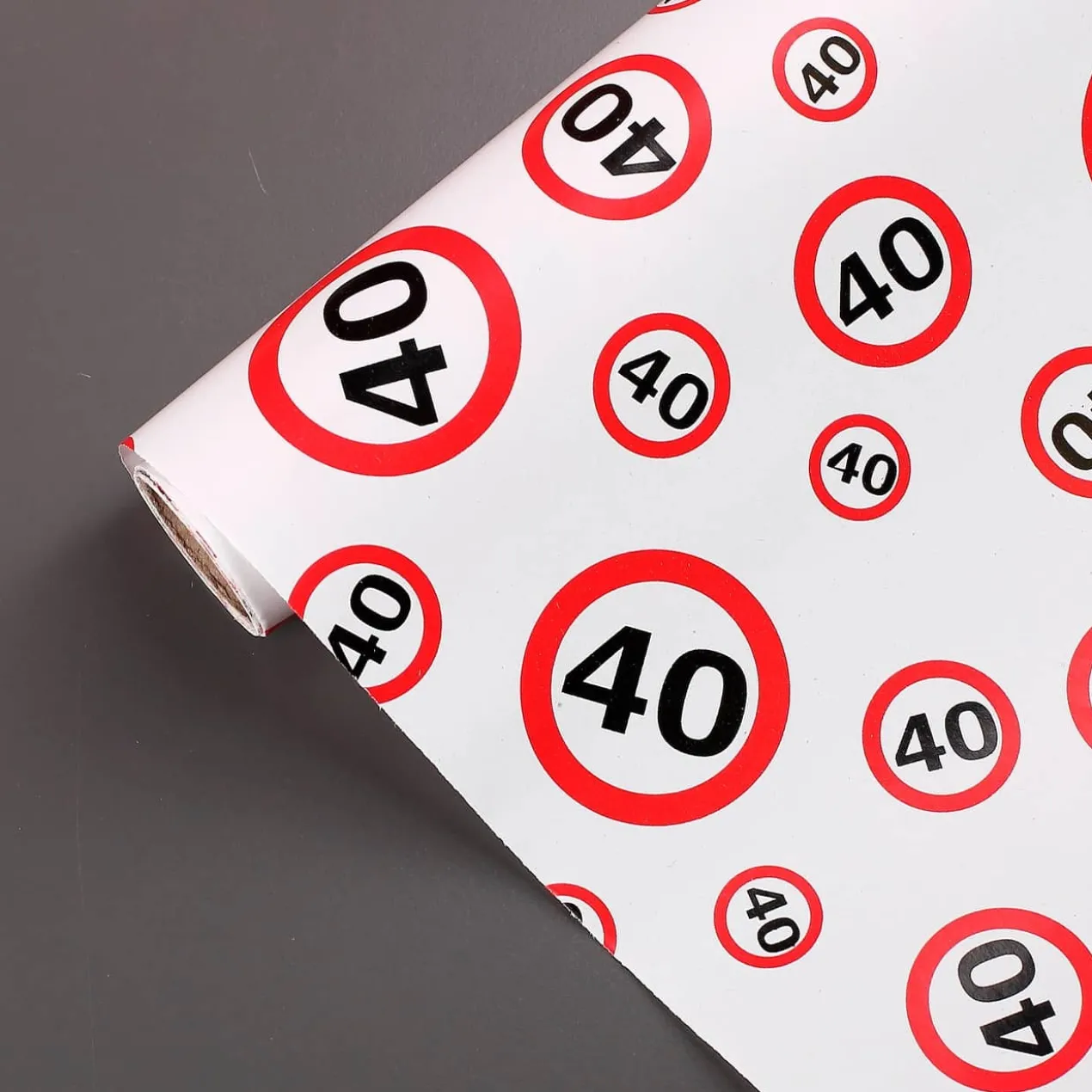 Geschenkpapier zum 40. Geburtstag im Verkehrszeichen-Look