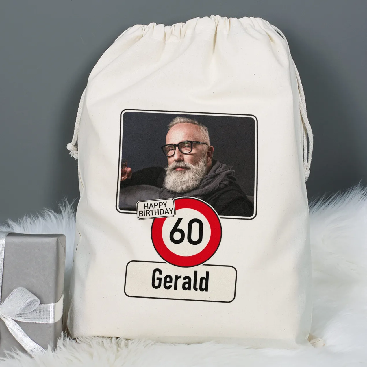 Geschenksack zum Geburtstag personalisiert mit Foto, Name & Alter | Verkehrszeichen Motiv