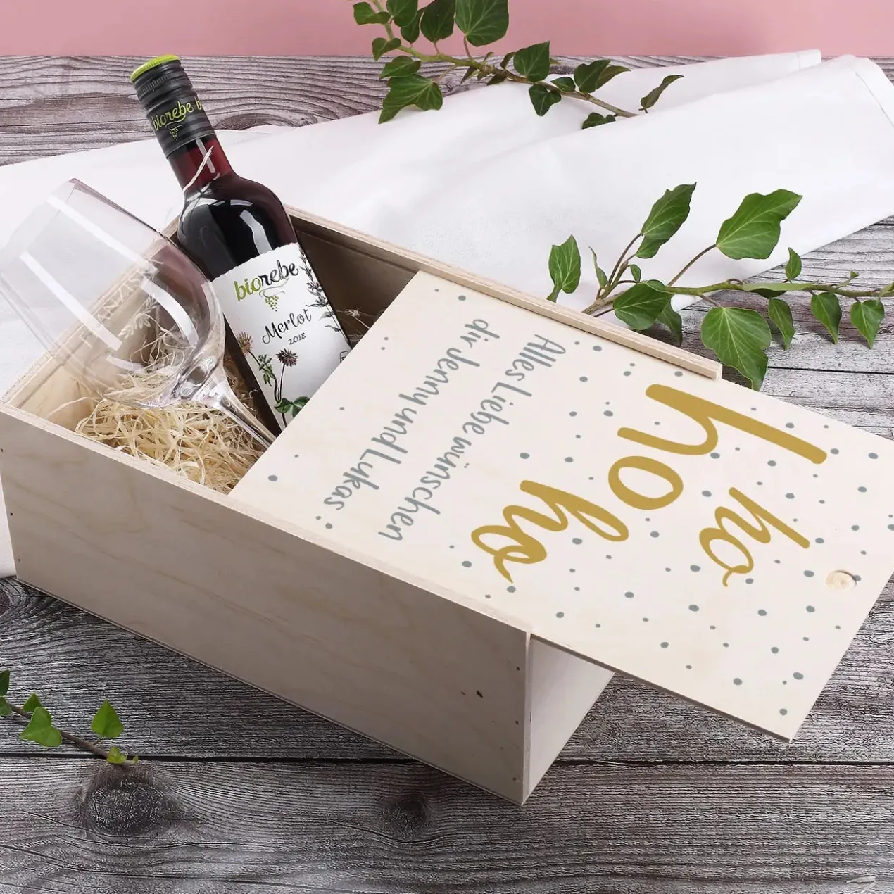 Geschenkset Hohoho mit Holzbox, Weinglas und Weinflasche