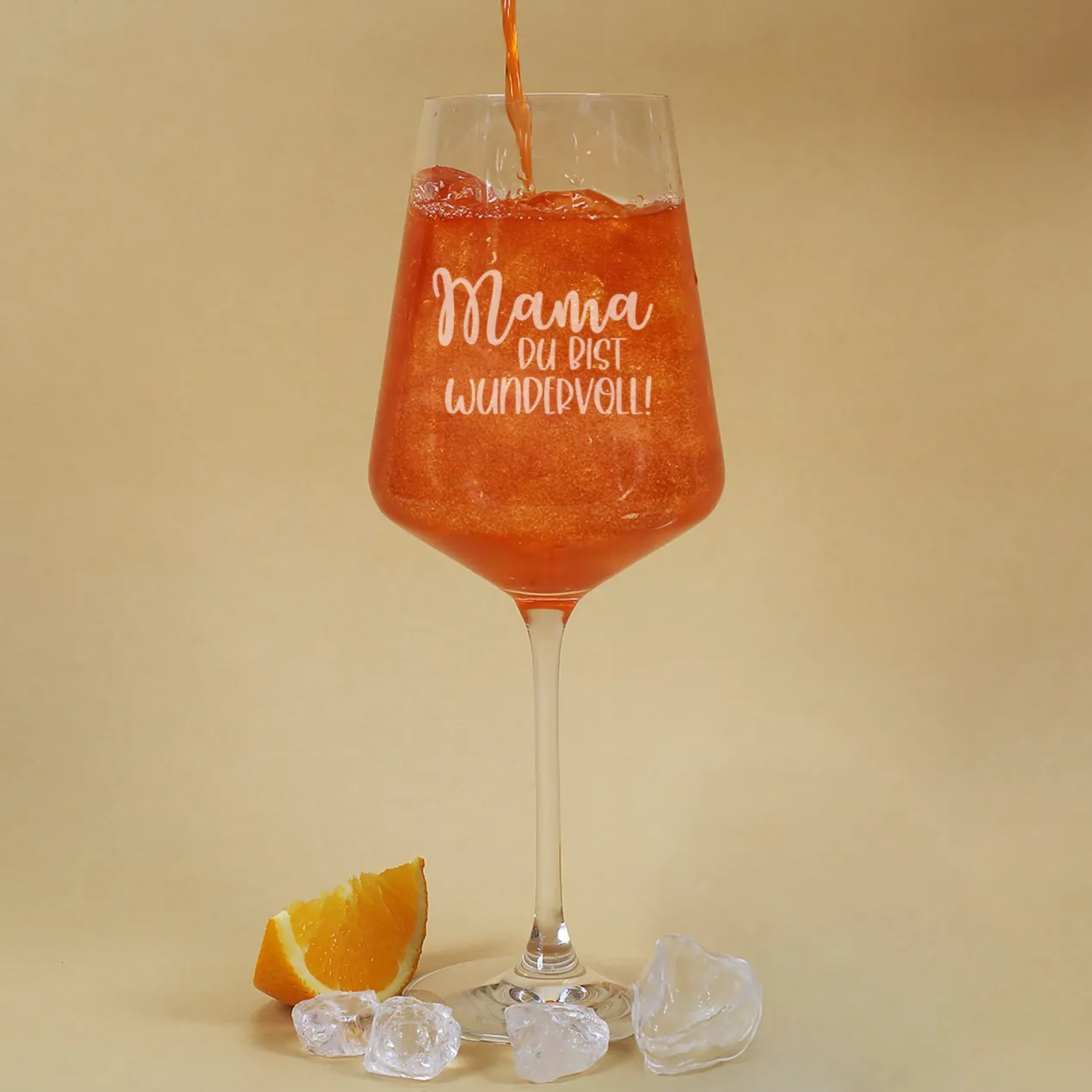 Geschenkset 'Mamabär' zum Muttertag mit Glas & Aperitif nach Wahl - personalisiert