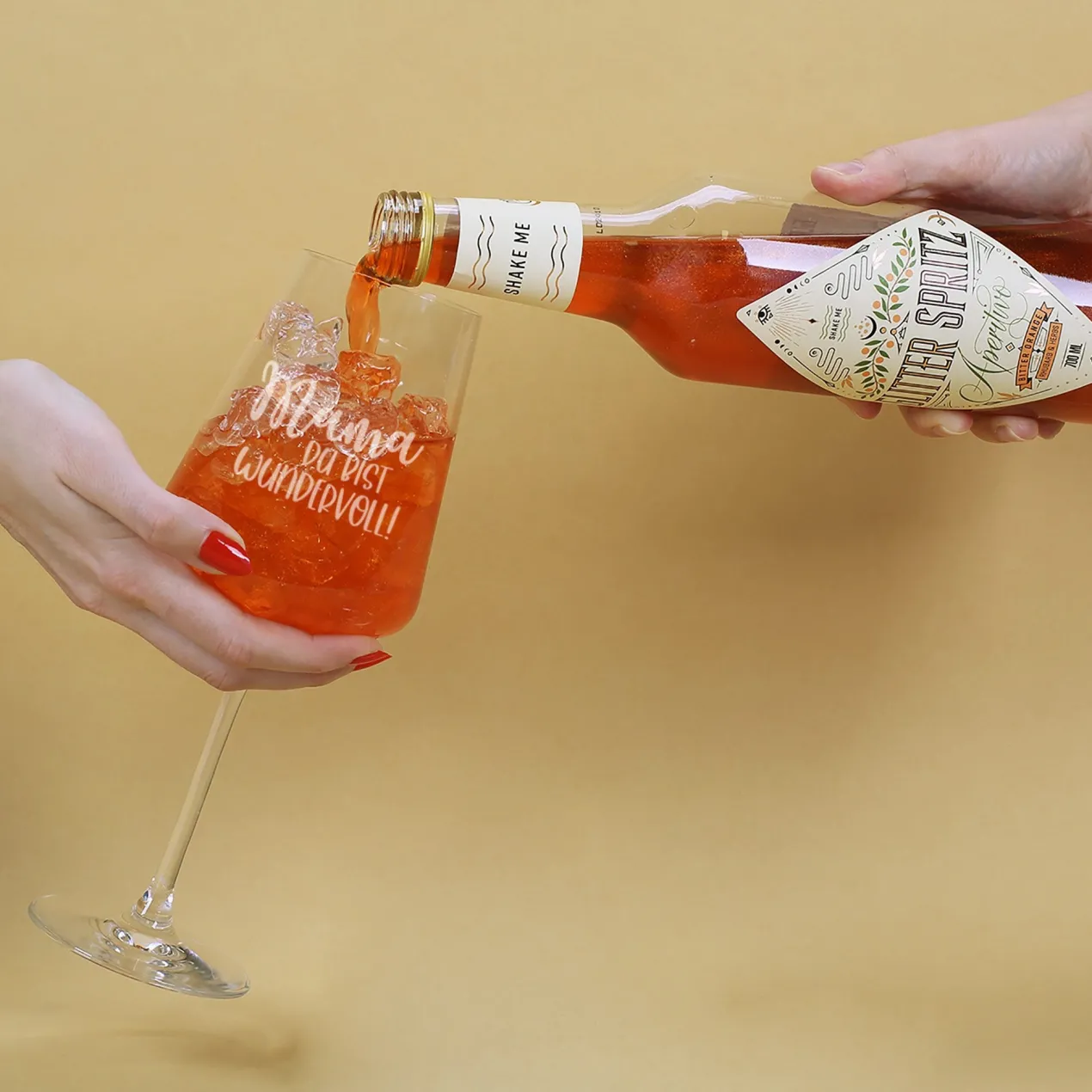 Geschenkset 'Mamabär' zum Muttertag mit Glas & Aperitif nach Wahl - personalisiert