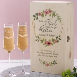 Geschenkset mit Holzbox und zwei Sektgläsern zur Hochzeit