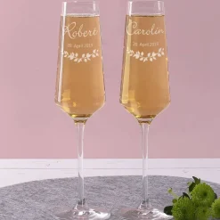 Geschenkset mit Holzbox und zwei Sektgläsern zur Hochzeit