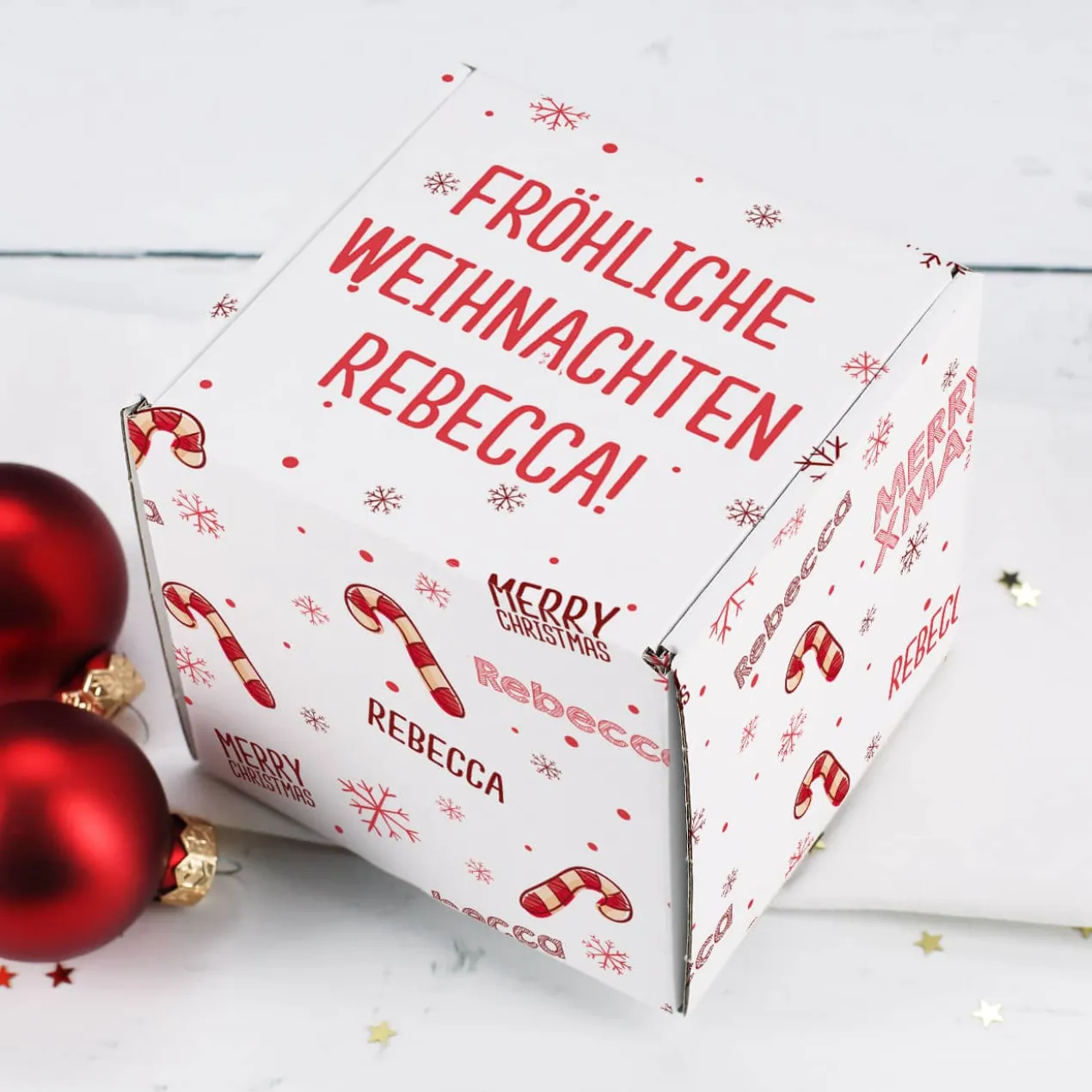 Geschenkset mit personalisierter Tasse und kleinen Christstollen mit weihnachtlichen Zuckerstangen-M