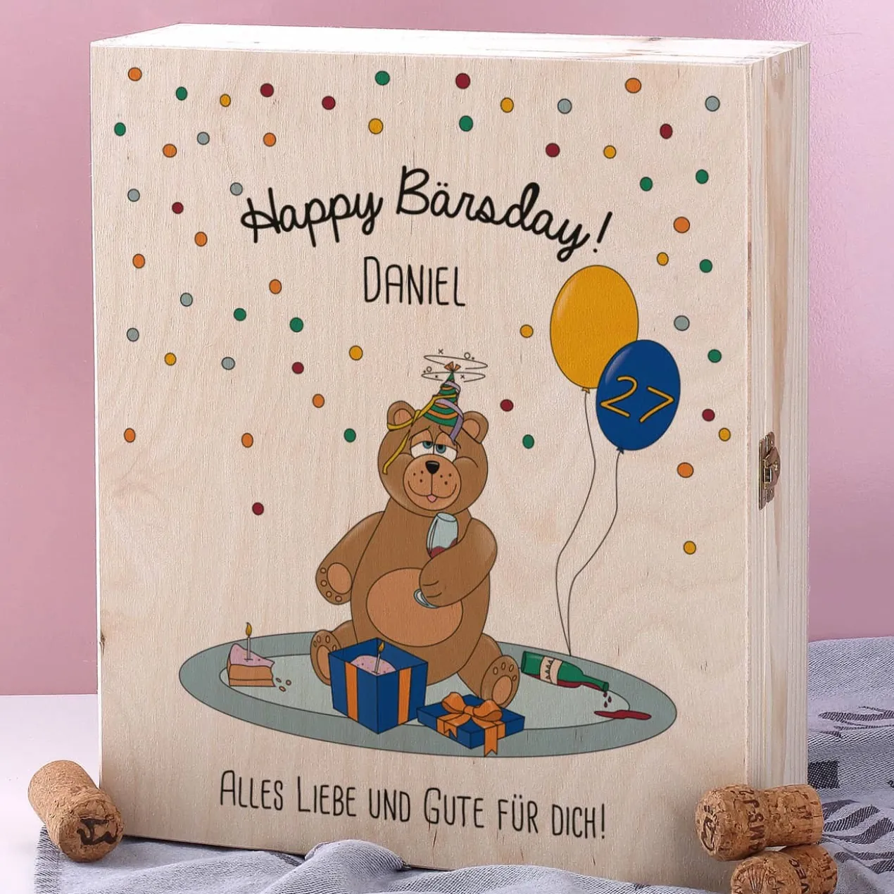 Geschenkset zum Geburtstag bestehend aus personalisierter Holzbox und gravierten Weingläsern