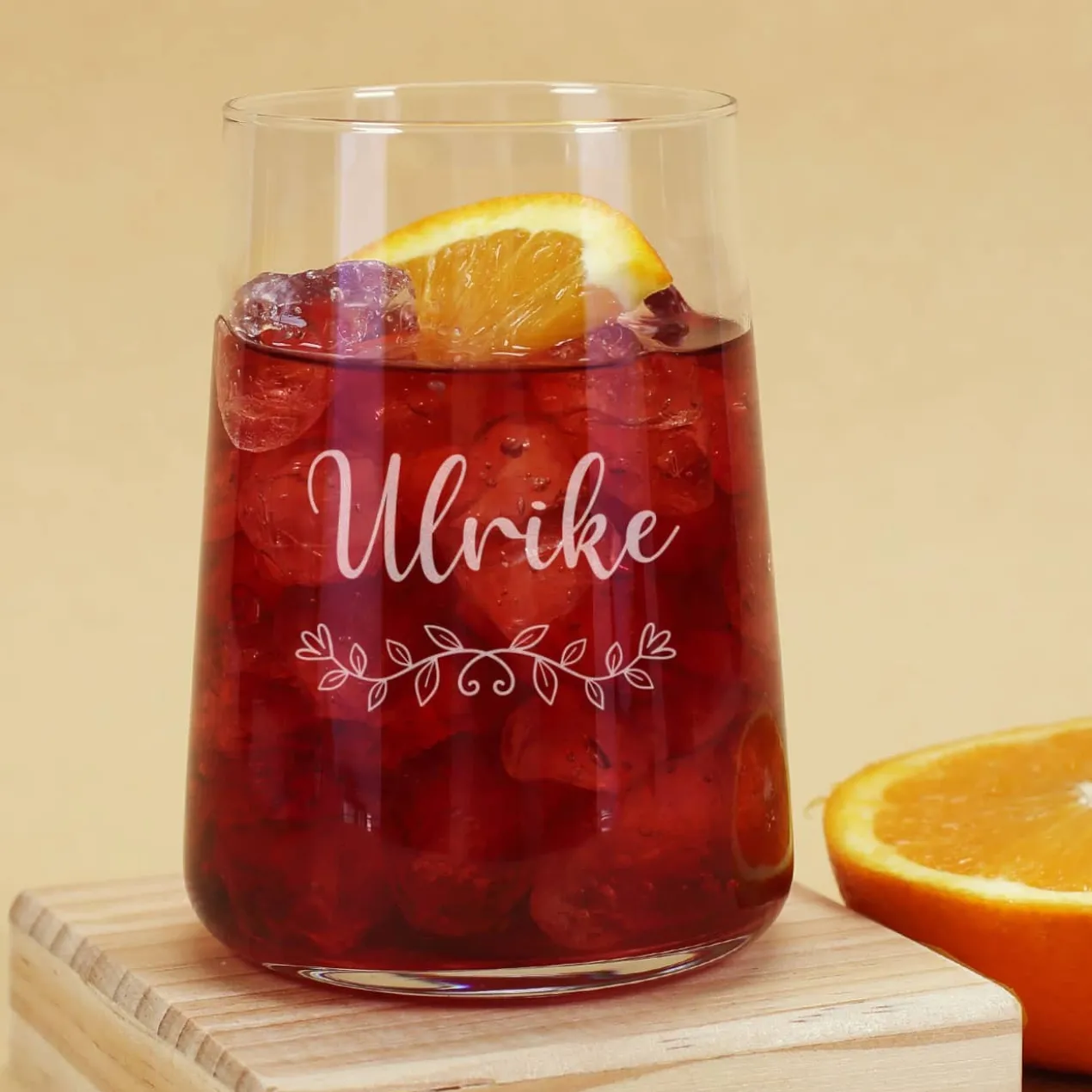 Geschenkset zum Muttertag mit graviertem Glas und blumiger Geschenkverpackung