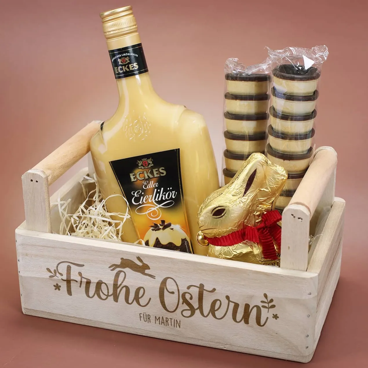 Geschenkset zu Ostern mit Eierlikör und Lindt Schokohase in gravierter Holzbox
