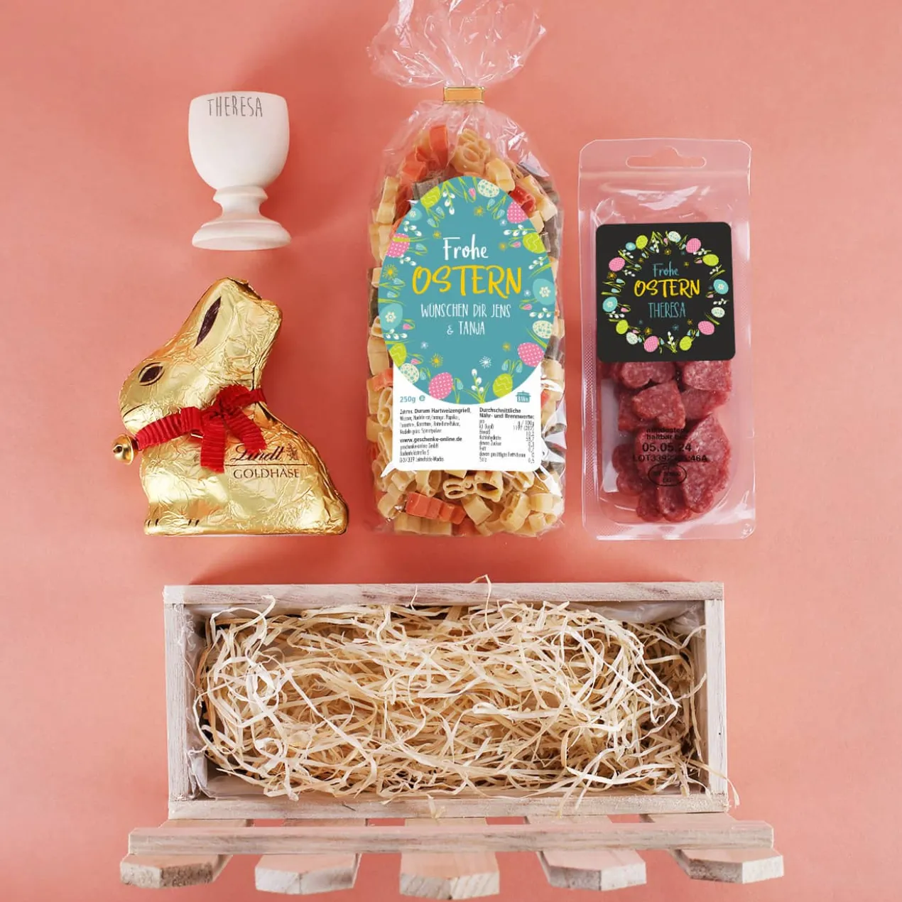 Geschenkset zu Ostern mit Hasennudeln, Salamiherzen, Eierbecher und Lindthase