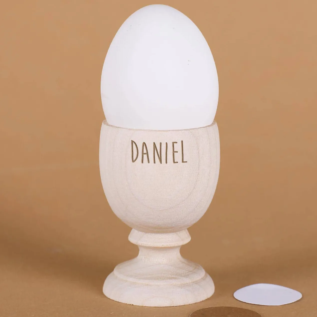 Geschenkset zu Ostern mit Hasennudeln, Salamiherzen, Eierbecher und Lindthase