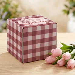 Geschenkverpackung für Tassen zum Muttertag | Geschenk Box mit Karomuster, Spruch & Schmetterling Motiv