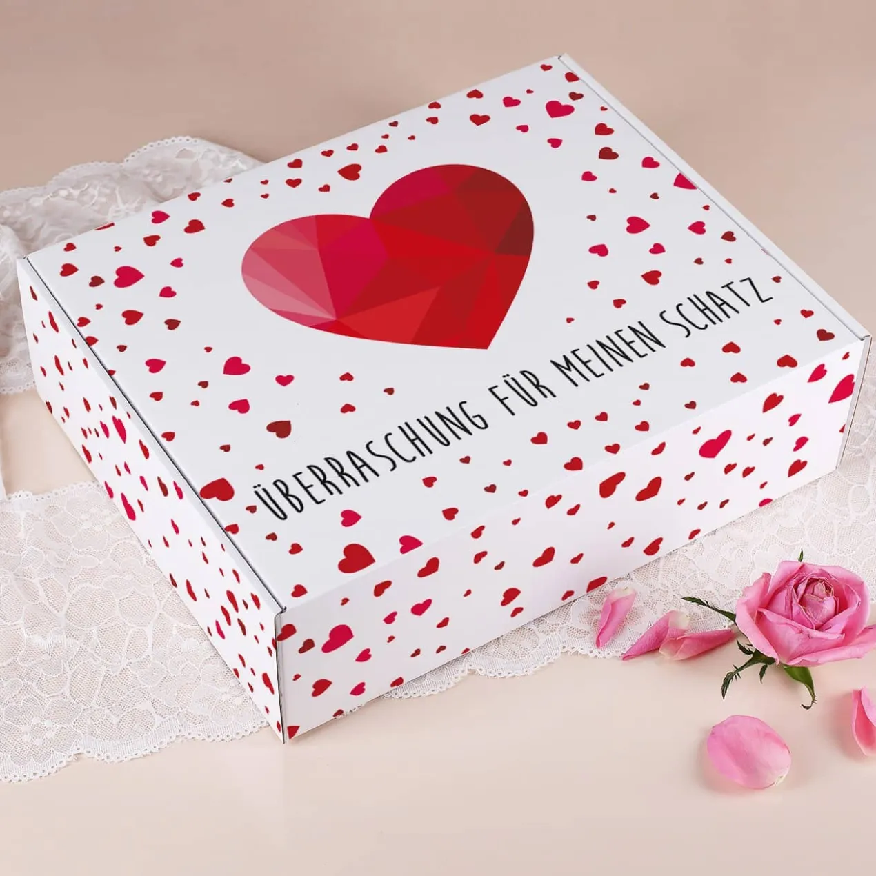 Geschenkverpackung in drei Größen mit Herzen und Wunschtext