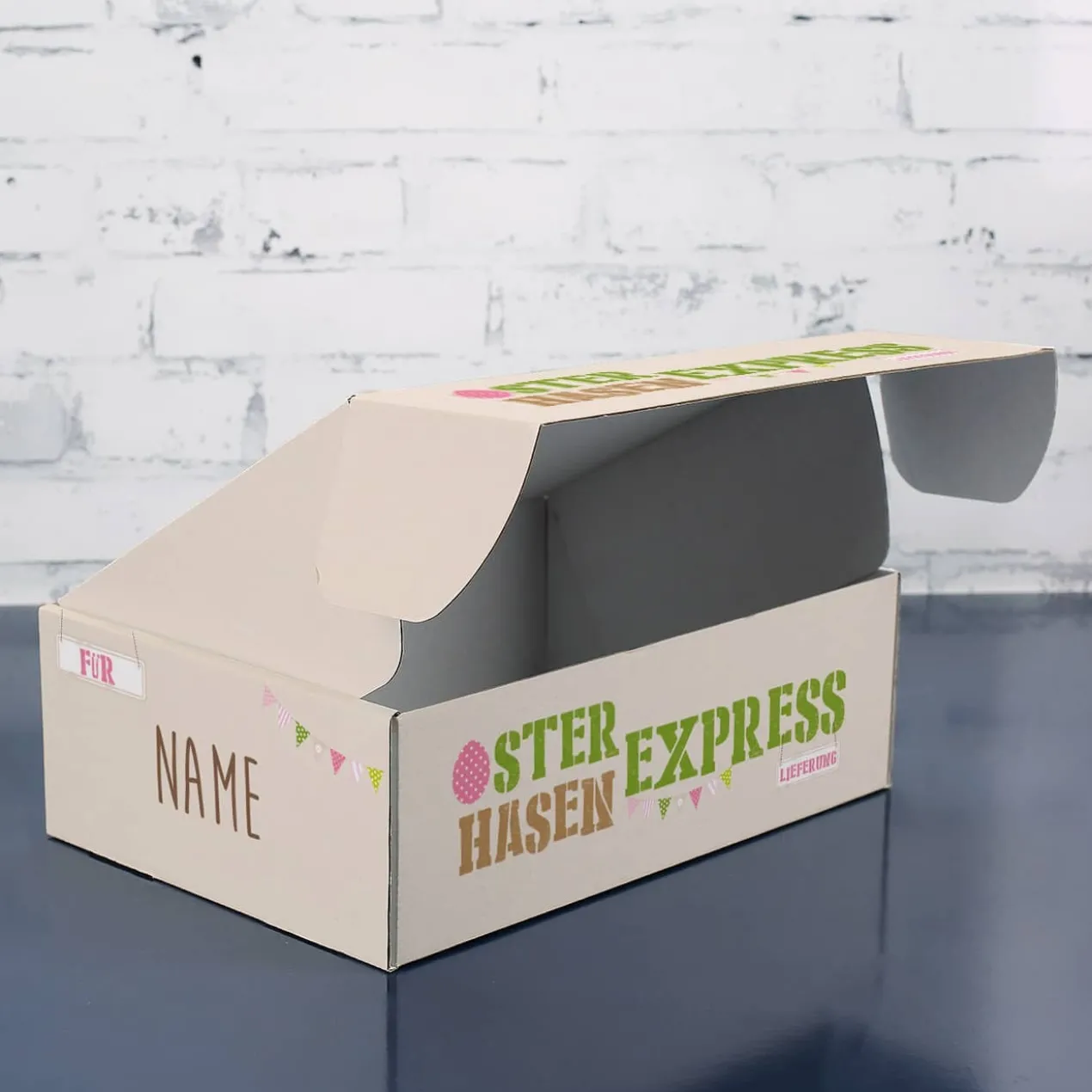 Geschenkverpackung vom Osterhasen-Express mit Ihrem Namen und Wunschtext