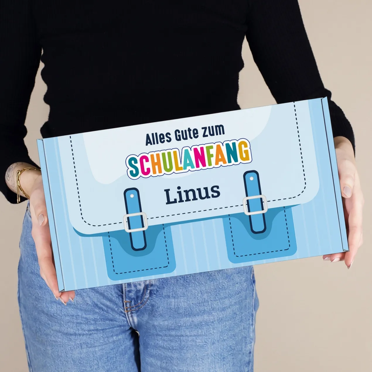 Geschenkverpackung zur Einschulung personalisiert mit Name | Schulranzen Design