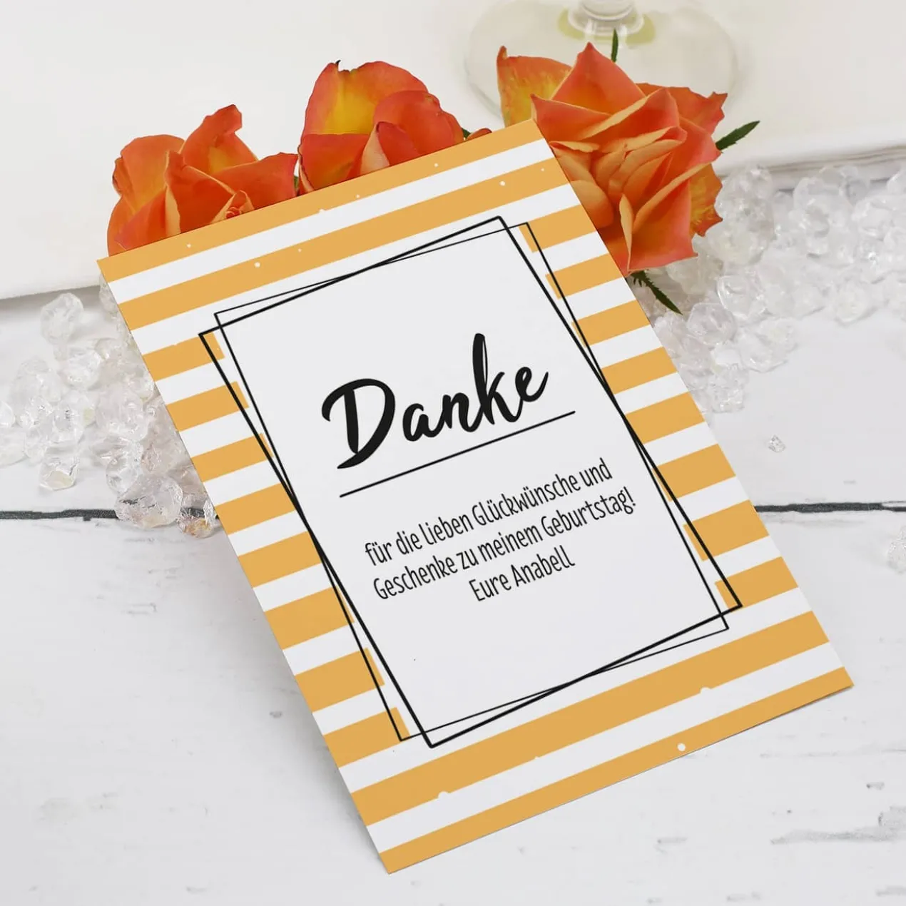 Gestreifte Postkarte mit Name und Wunschtext bedruckt