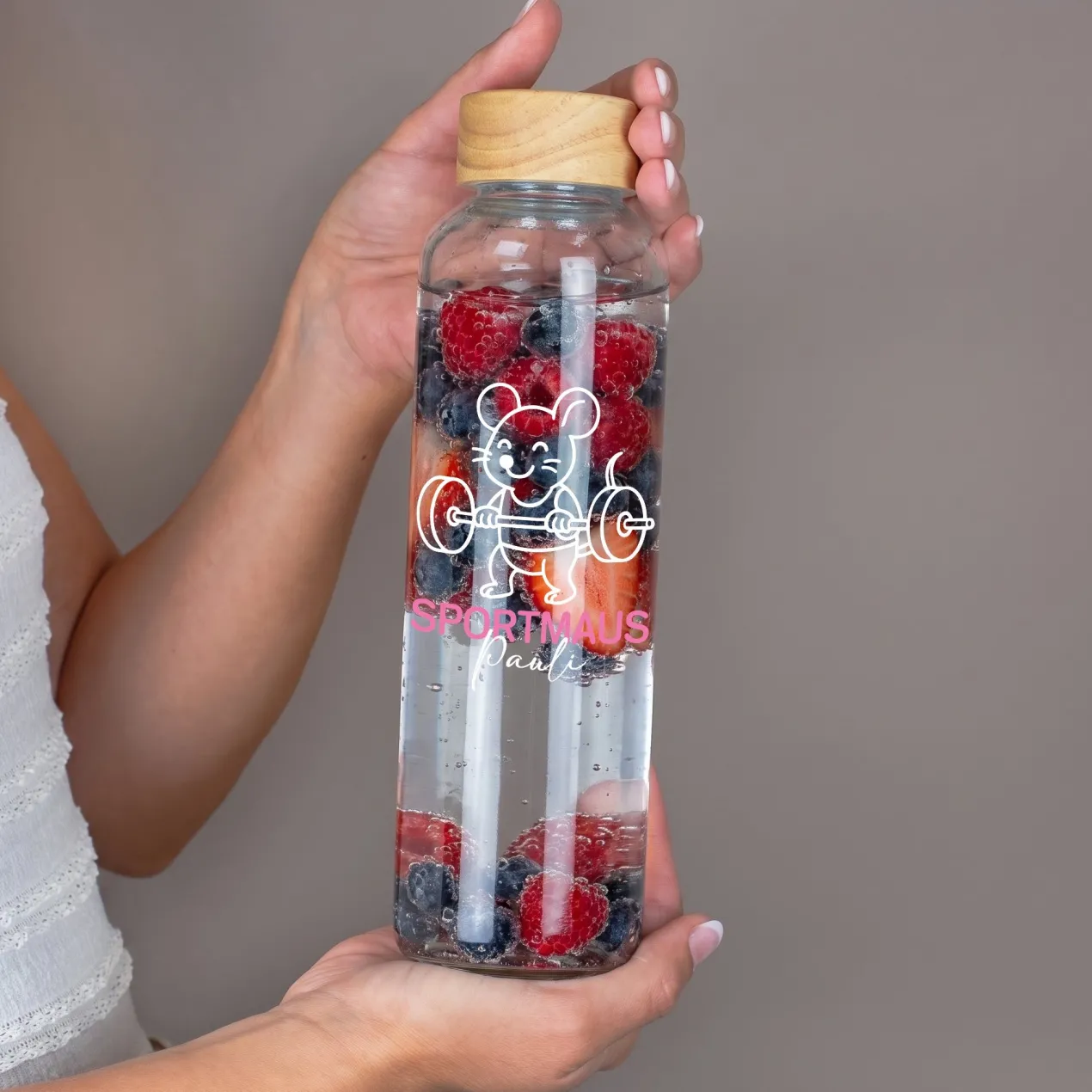 Glas Trinkflasche Sportmaus mit Name personalisiert | 600 ml Flasche als Sport Geschenk für Frauen