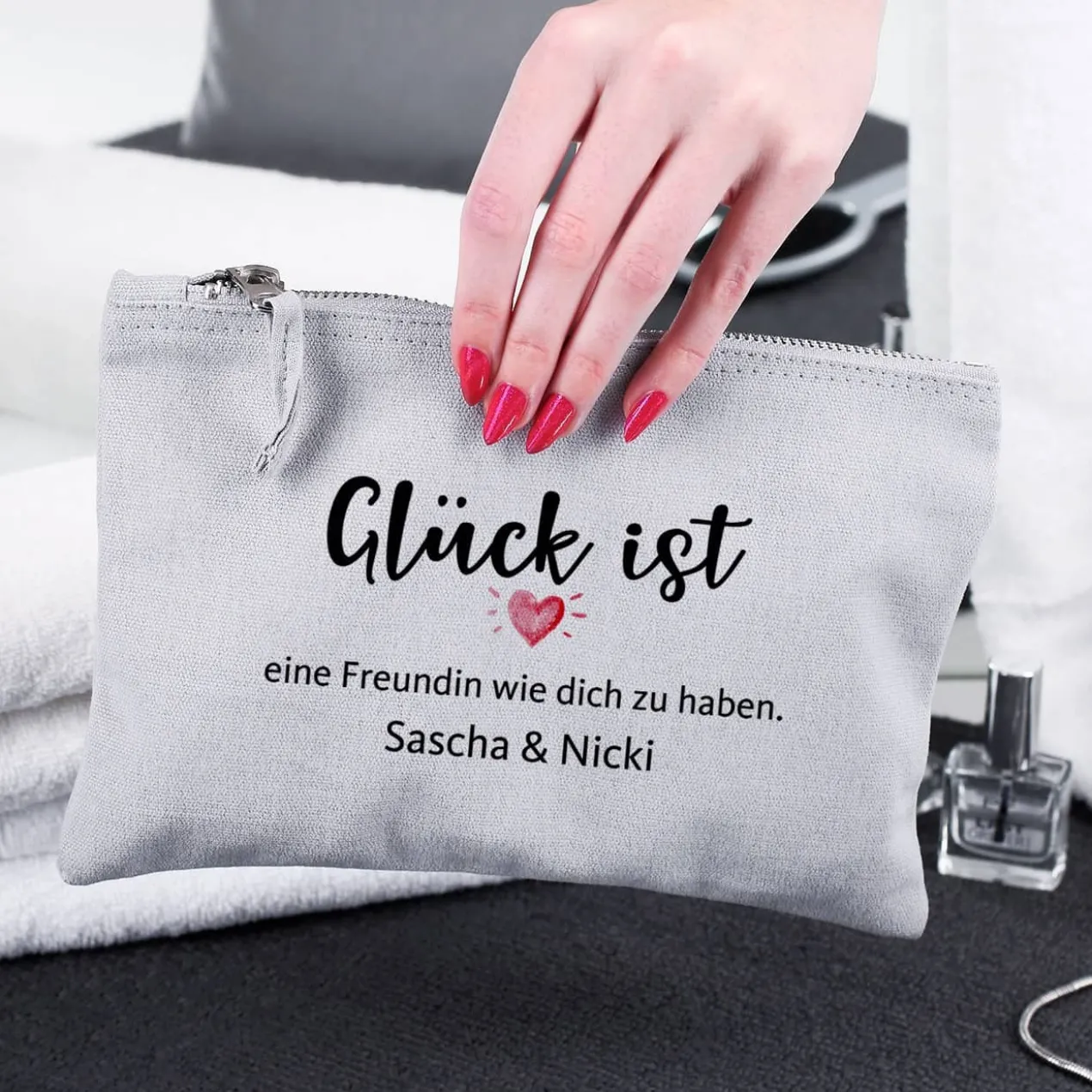 Glück ist... Beautycase mit Wunschtext