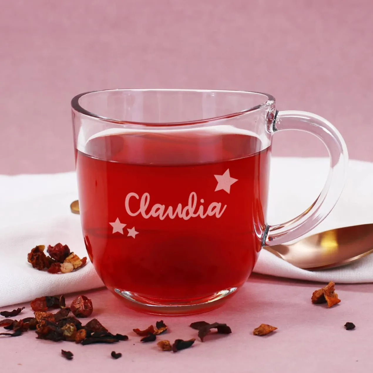 Glühweintasse aus Glas mit Namensgravur und Sternen