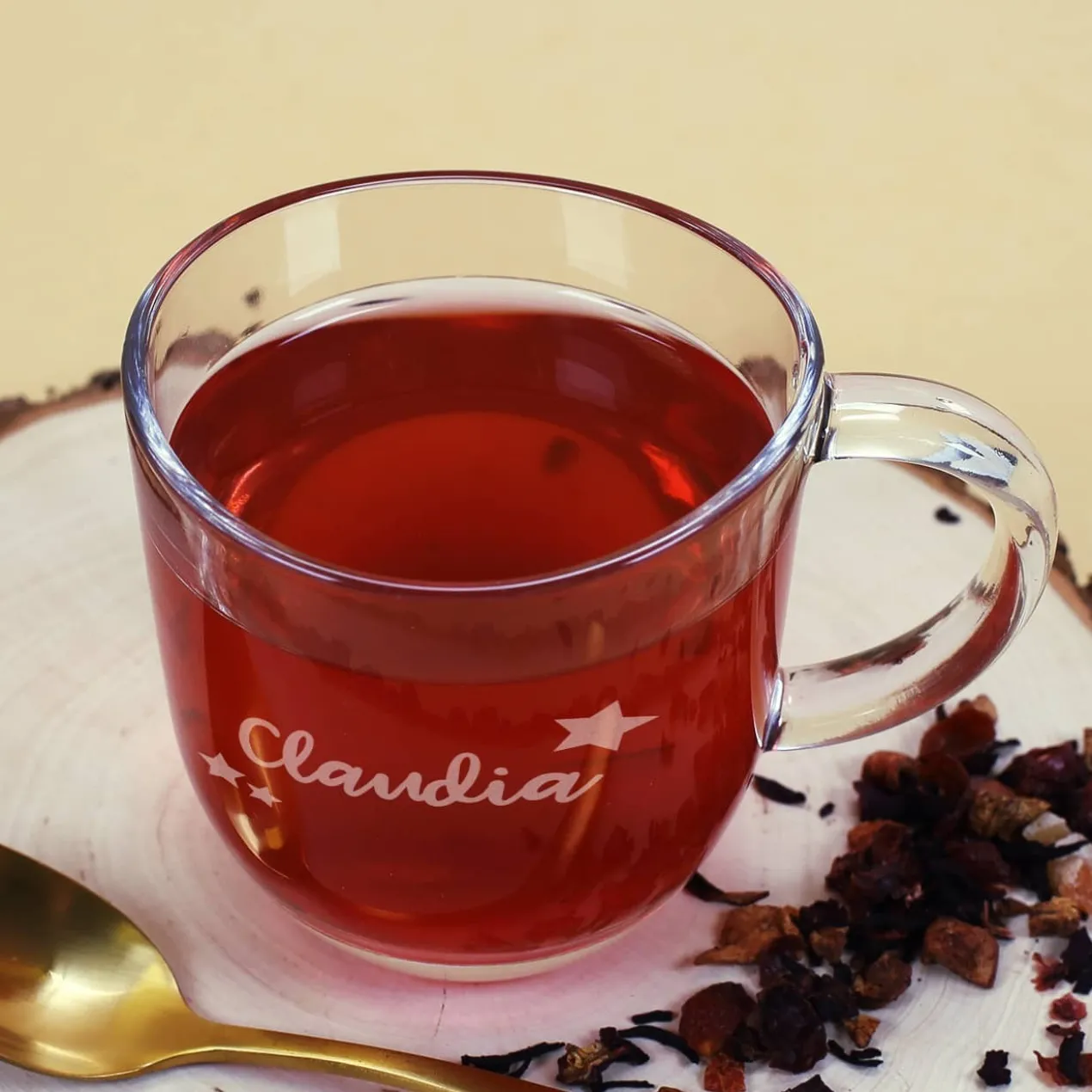 Glühweintasse aus Glas mit Namensgravur und Sternen